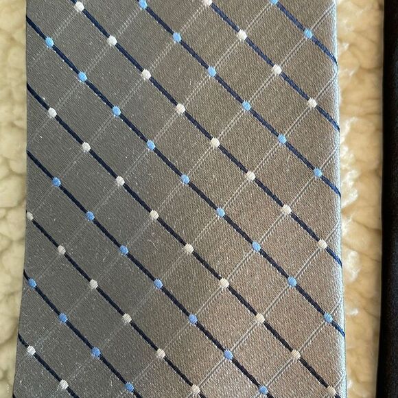 Tie Bundle. 3 100% Silk Ties. Black/Gray
Geoffrey Beene, CroftsBarrow, Stafford - Picture 3 of 10